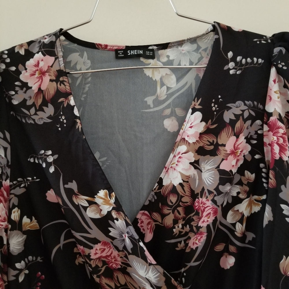 NWOT Floral Print Bishop Sleeve Jumpsuit - Picture 7 of 9